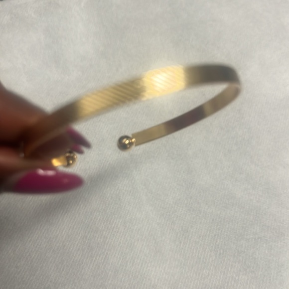 6 bracelets with different shapes - $5 - Picture 8 of 9